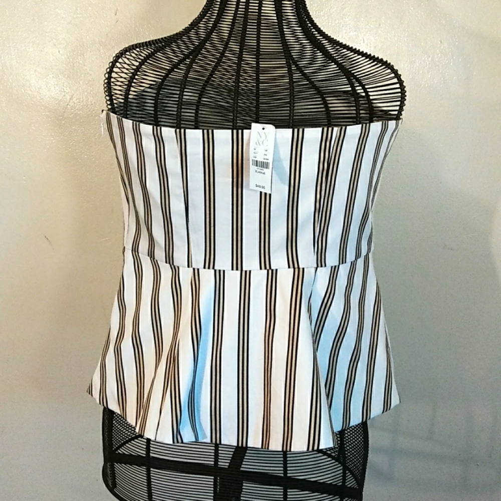 NYC OPEN SHOULDER BLOUSE - Picture 3 of 9